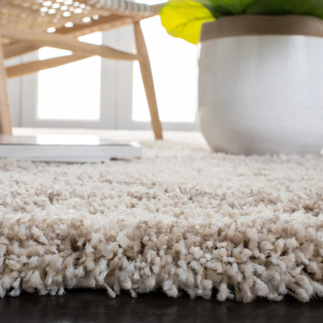 Safavieh Hudson Shag 4'-0" x 6'-0" Rug in Multi Ivory / Beige