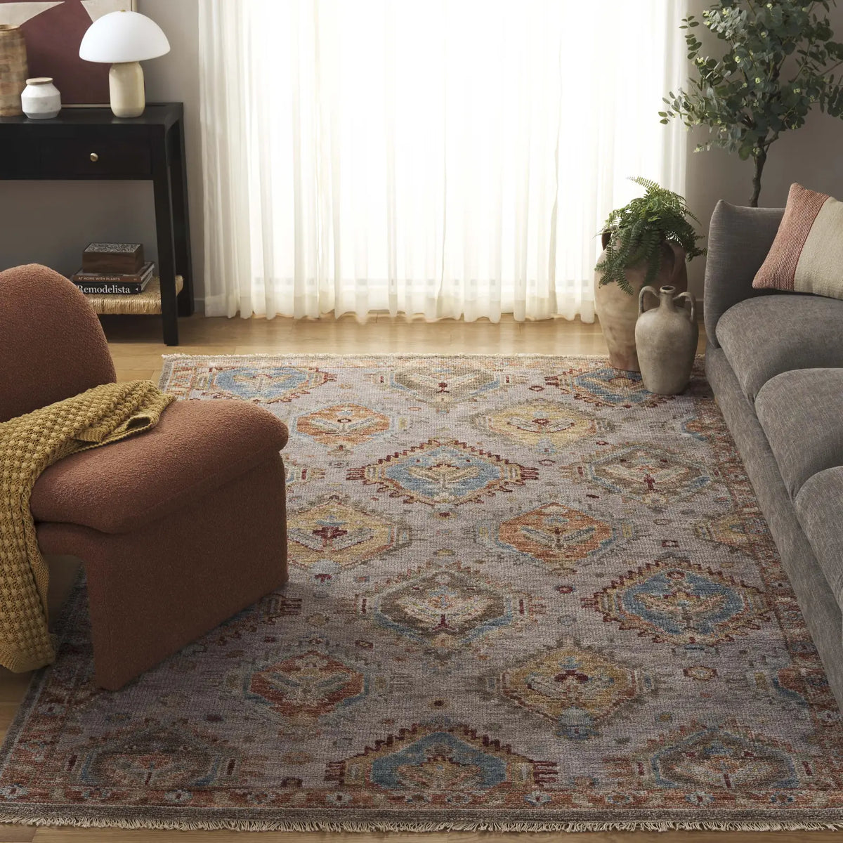 Safavieh Samarkand 6'-0" x 9'-0" Rug in Beige / Gold