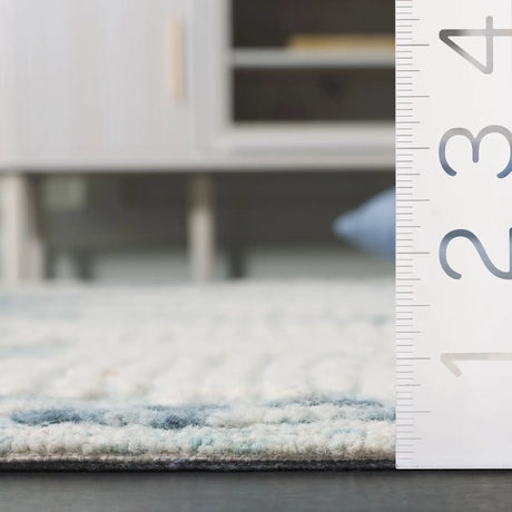 Safavieh Abstract 4'-0" x 6'-0" Rug in Blue / Ivory