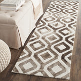 Safavieh Dip Dye 2'-3" x 6'-0" Rug in Ivory / Chocolate