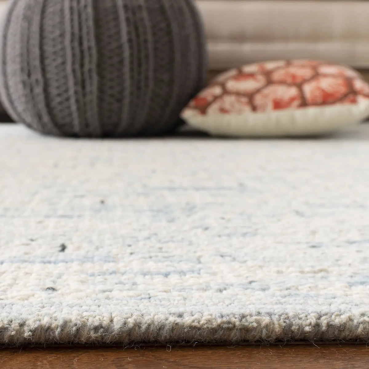 Safavieh Abstract 5'-0" x 8'-0" Rug in Ivory / Turquoise