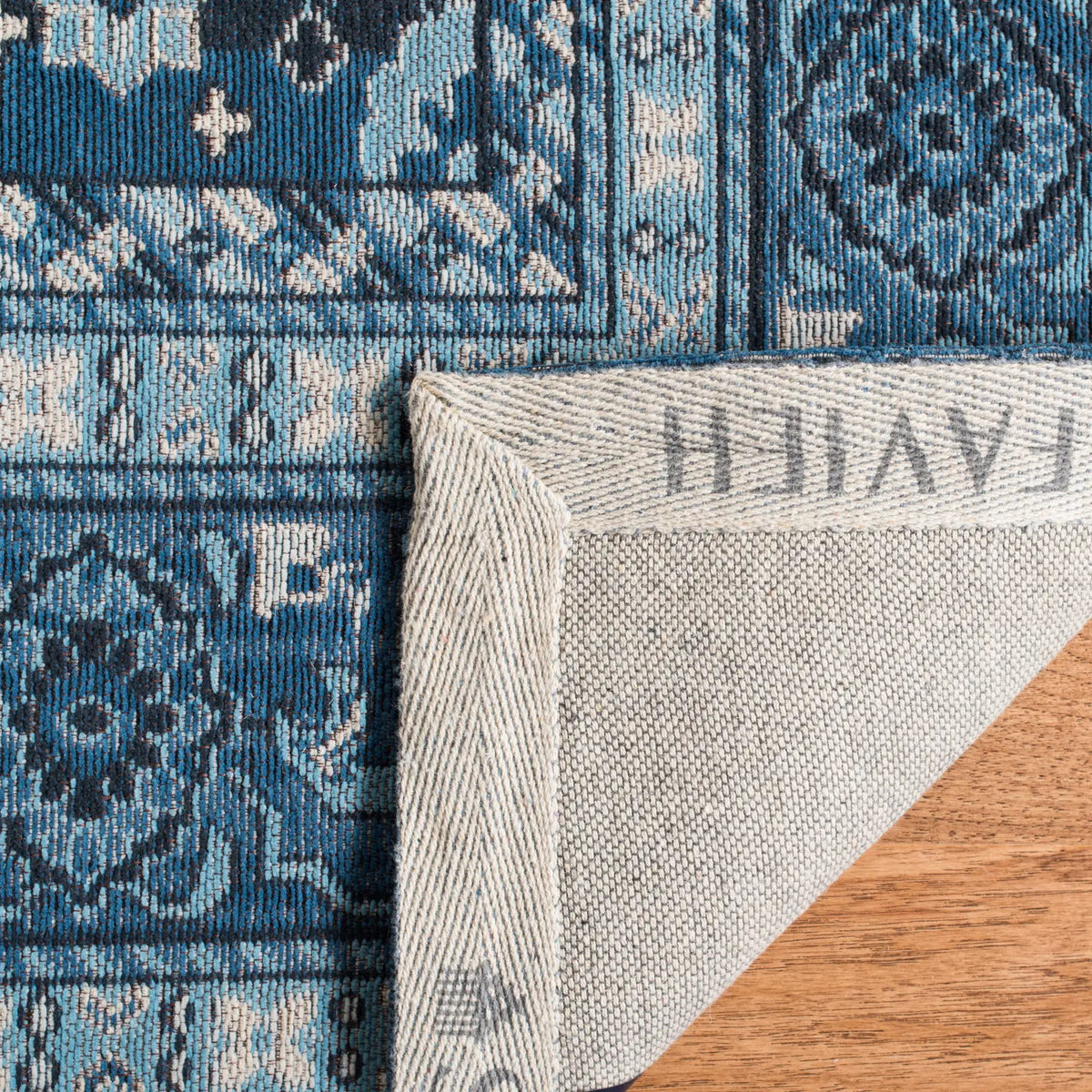 Safavieh Classic Vintage 5'-0" x 8'-0" Rug in Blue / Charcoal
