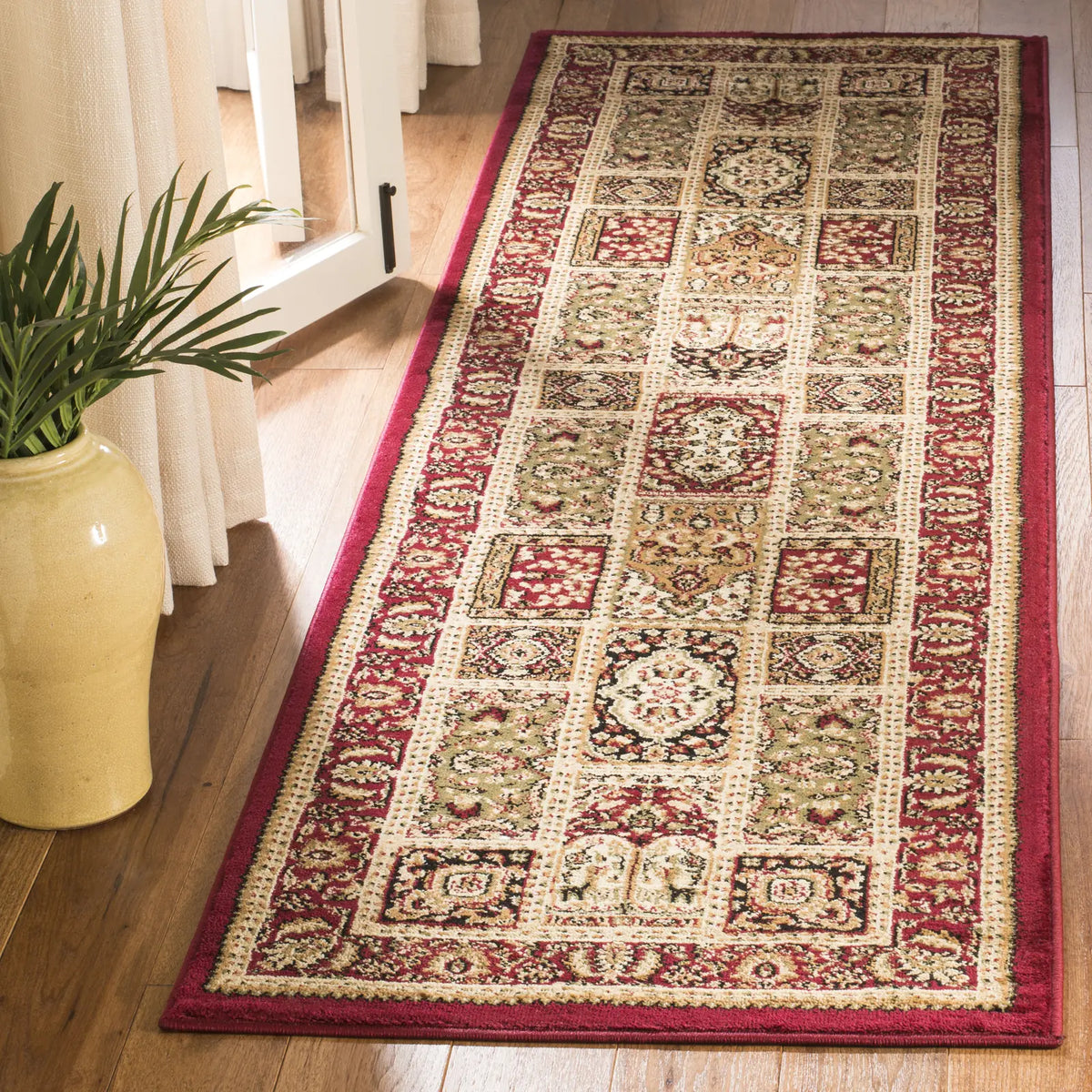 Safavieh Lyndhurst 2'-3" x 12'-0" Rug in Multi / Red