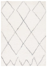 Safavieh Kenya 4'-0" x 6'-0" Rug in Ivory / Grey