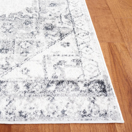 Safavieh Layla 4'-5" x 6'-5" Rug in Ivory Grey / Charcoal