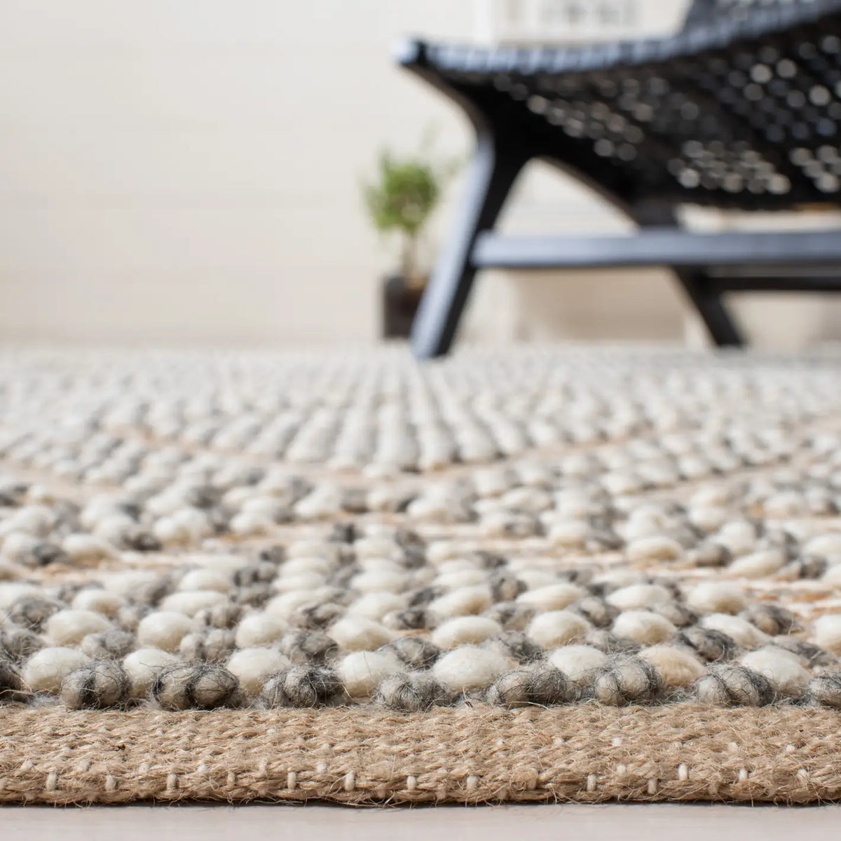 Safavieh Natura 4'-0" x 6'-0" Rug in Natural / Grey