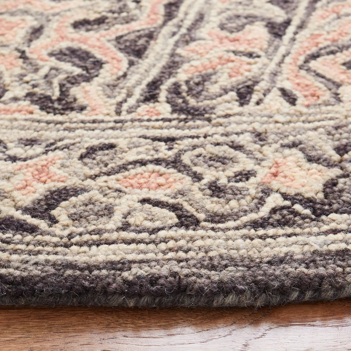 Safavieh Trace 6'-0" x 6'-0" Rug in Black / Red