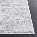 Safavieh Amelia 700 4'-0" x 6'-0" Rug in Ivory / Light Grey