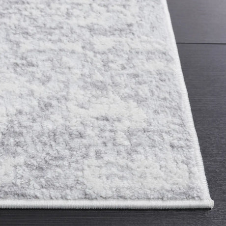 Safavieh Amelia 700 4'-0" x 6'-0" Rug in Ivory / Light Grey