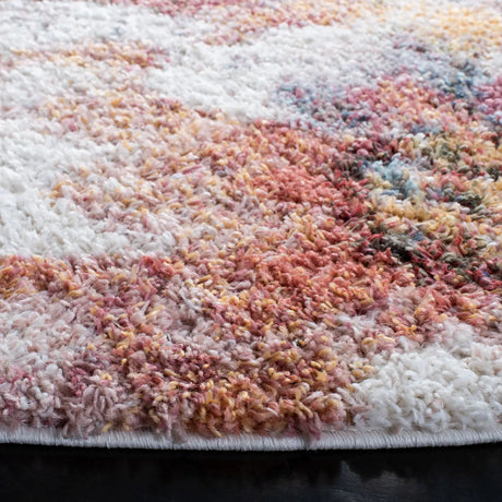 Safavieh Calista 5'-3" x 5'-3" Rug in Rust / Ivory