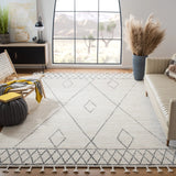 Safavieh Casablanca 8'-0" x 10'-0" Rug in Ivory / Black