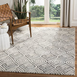 Safavieh Blossom 4'-0" x 6'-0" Rug in Ivory / Grey