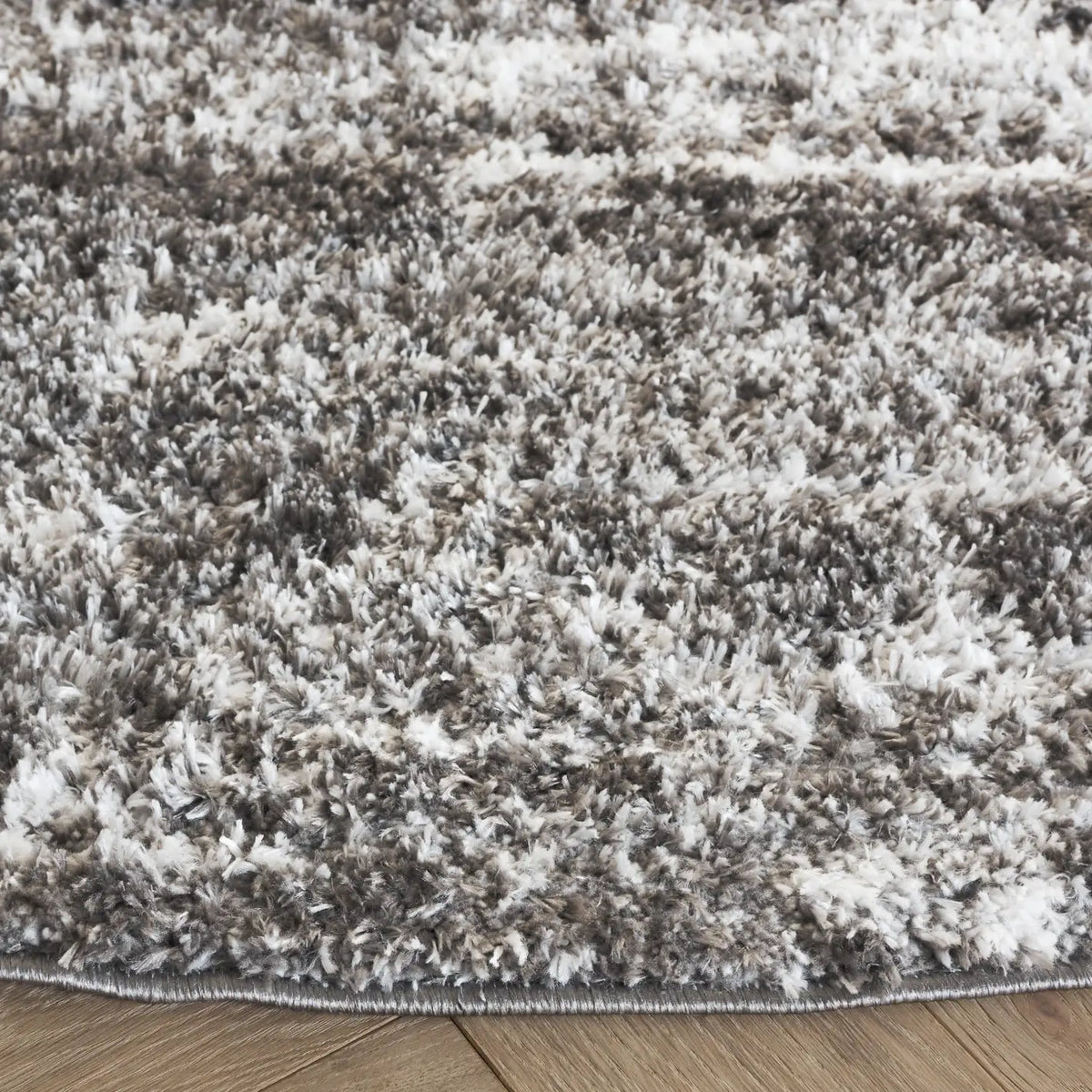 Safavieh Penelope Shag 6'-7" x 6'-7" Rug in Grey / Ivory