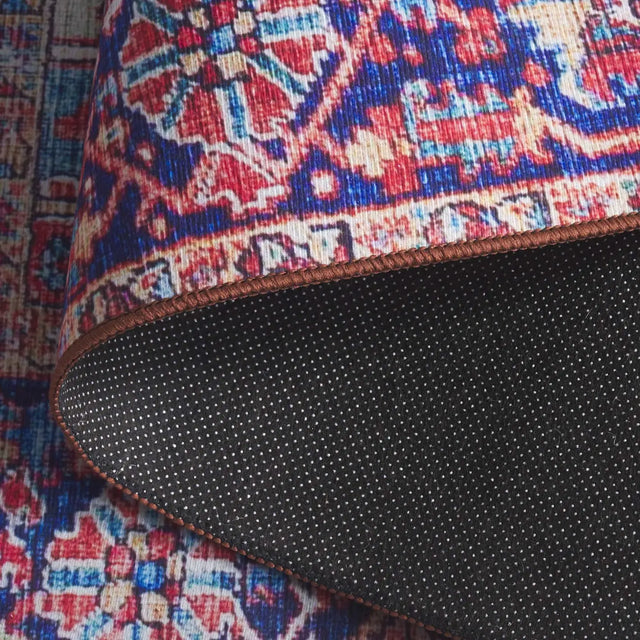 Safavieh Tucson 4'-0" x 6'-0" Rug in Red / Navy