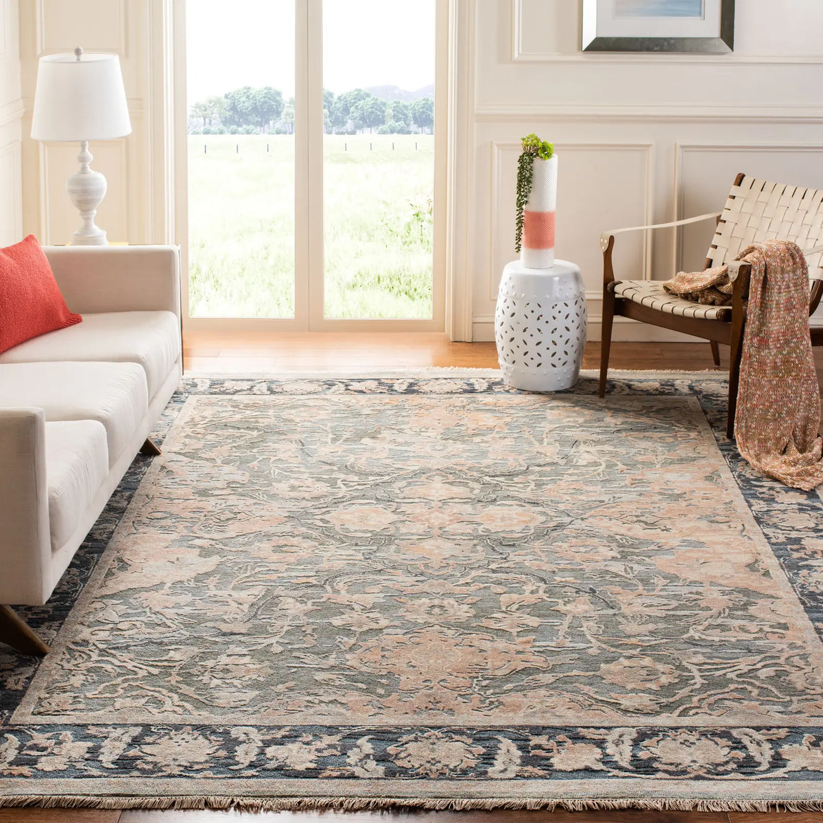 Safavieh Sultanabad 10'-0" x 14'-0" Rug in Grey / Beige