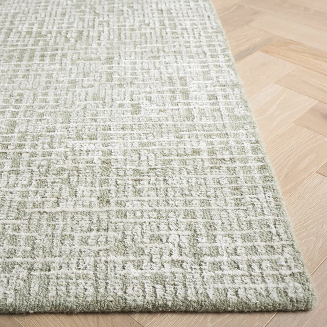 Safavieh Glamour 4'-0" x 6'-0" Rug in Sage / Ivory