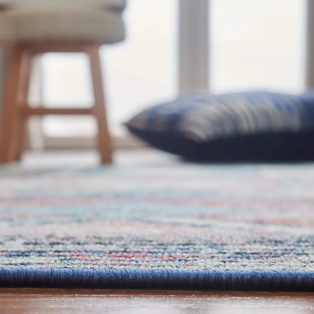 Safavieh Journey 4'-4" x 6'-0" Rug in Pink / Blue