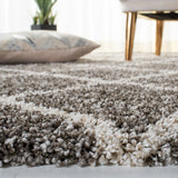 Safavieh Hudson Shag 4'-0" x 6'-0" Rug in Grey / Ivory