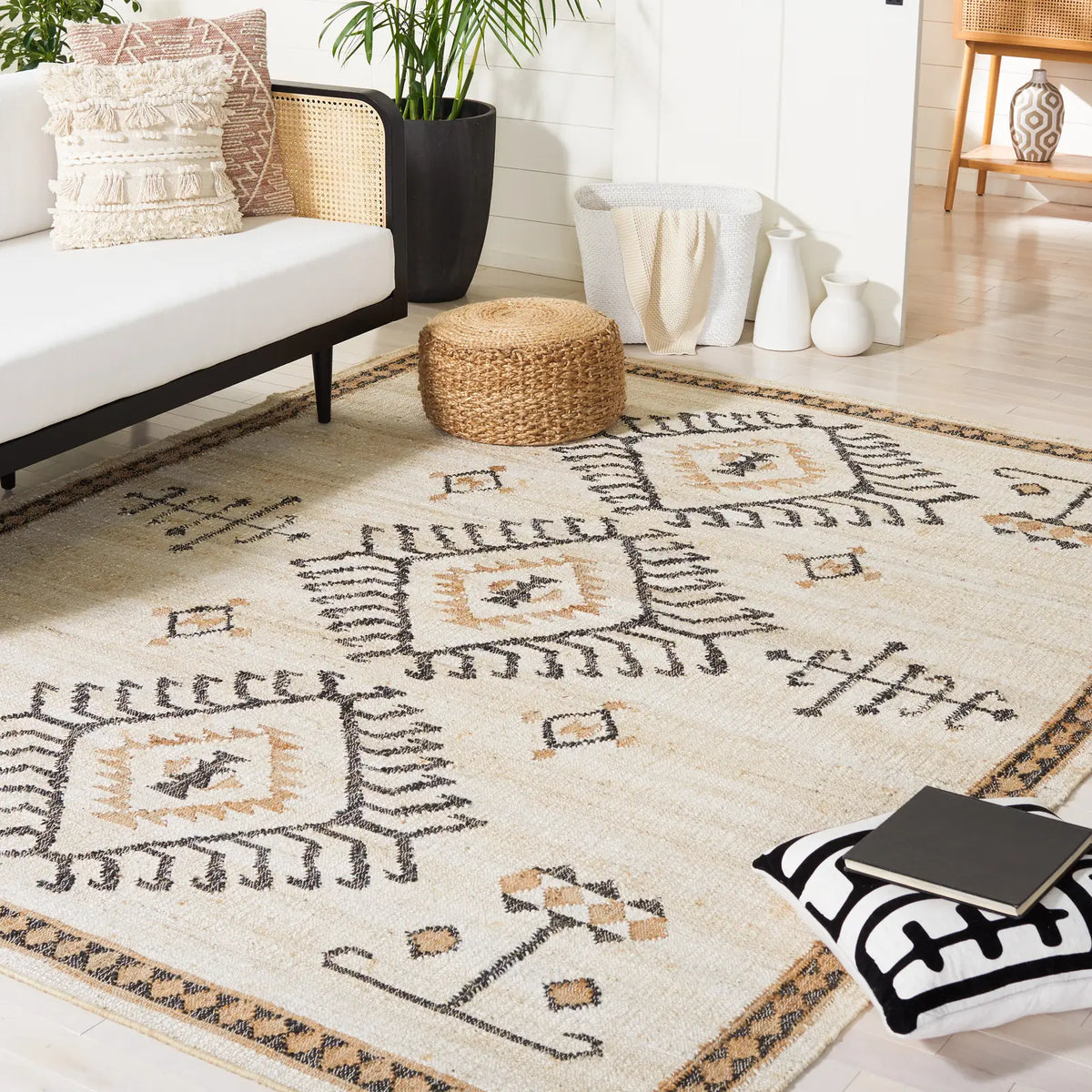Safavieh Kilim 10'-0" x 14'-0" Rug in Ivory / Black