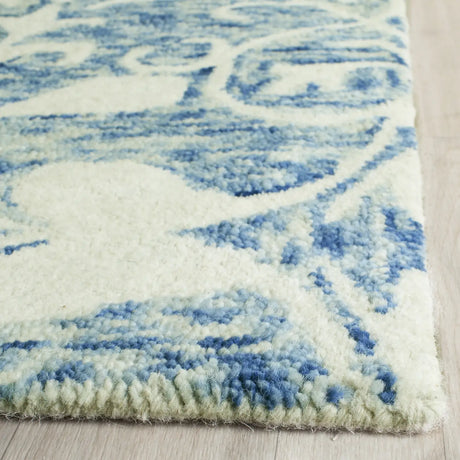 Safavieh Chatham 8'-0" x 10'-0" Rug in Dark Blue / Ivory