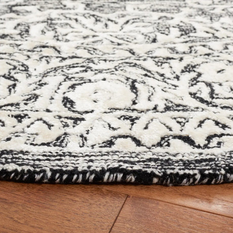 Safavieh Precious 6'-0" x 6'-0" Rug in Black / Ivory
