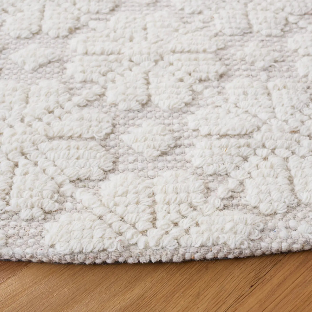 Safavieh Vermont 6'-0" x 6'-0" Rug in Ivory