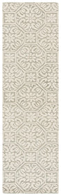 Safavieh Martha Stewart 2'-3" x 8'-0" Rug in Light Green / Ivory