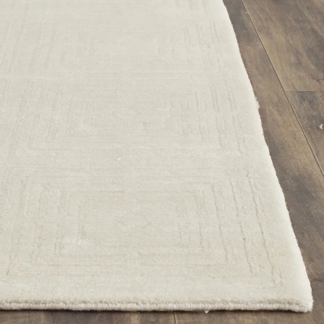 Safavieh Tibetan 6'-0" x 9'-0" Rug in Ivory / Ivory