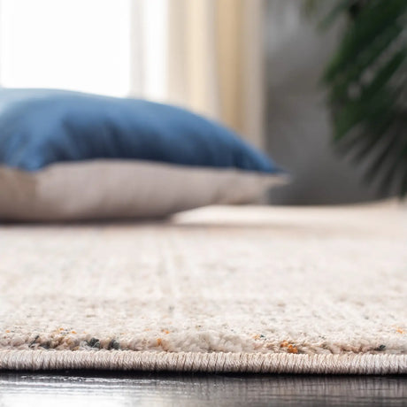 Safavieh Limitee 700 4'-0" x 6'-0" Rug in Beige / Beige