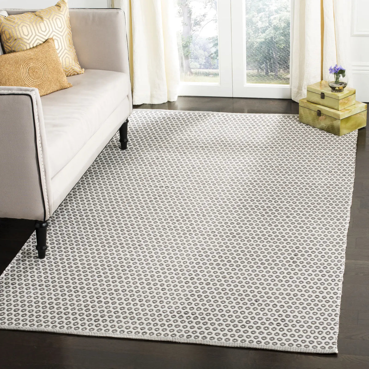 Safavieh Montauk 5'-0" x 8'-0" Rug in Grey / Ivory