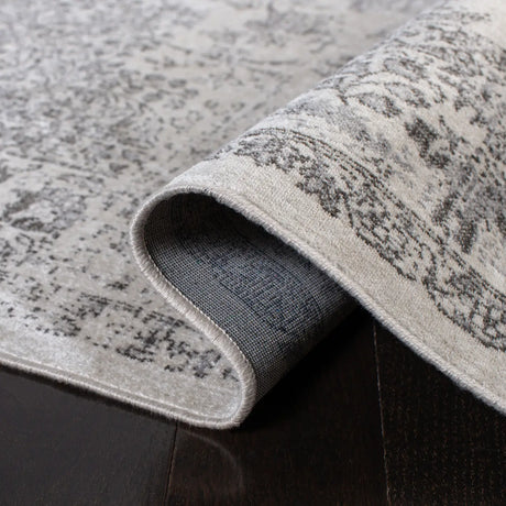 Safavieh Atlas 5'-3" x 7'-7" Rug in Ivory / Grey