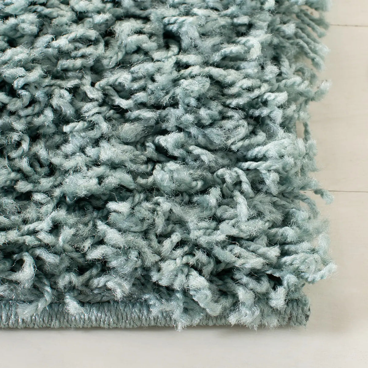 Safavieh Sga-Athens Shag 5'-1" x 7'-6" Rug in Seafoam