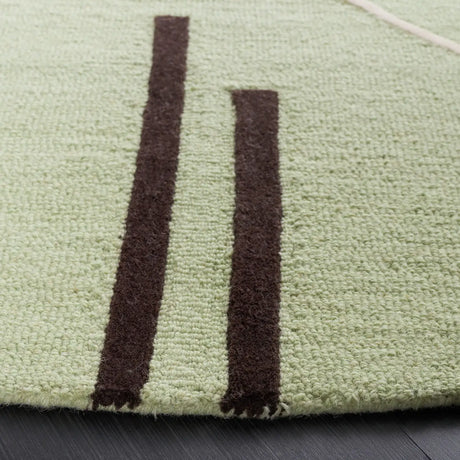 Safavieh Rodeo Drive 6'-0" x 6'-0" Rug in Green / Rust