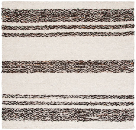 Safavieh Natura 6'-0" x 6'-0" Rug in Black / Ivory
