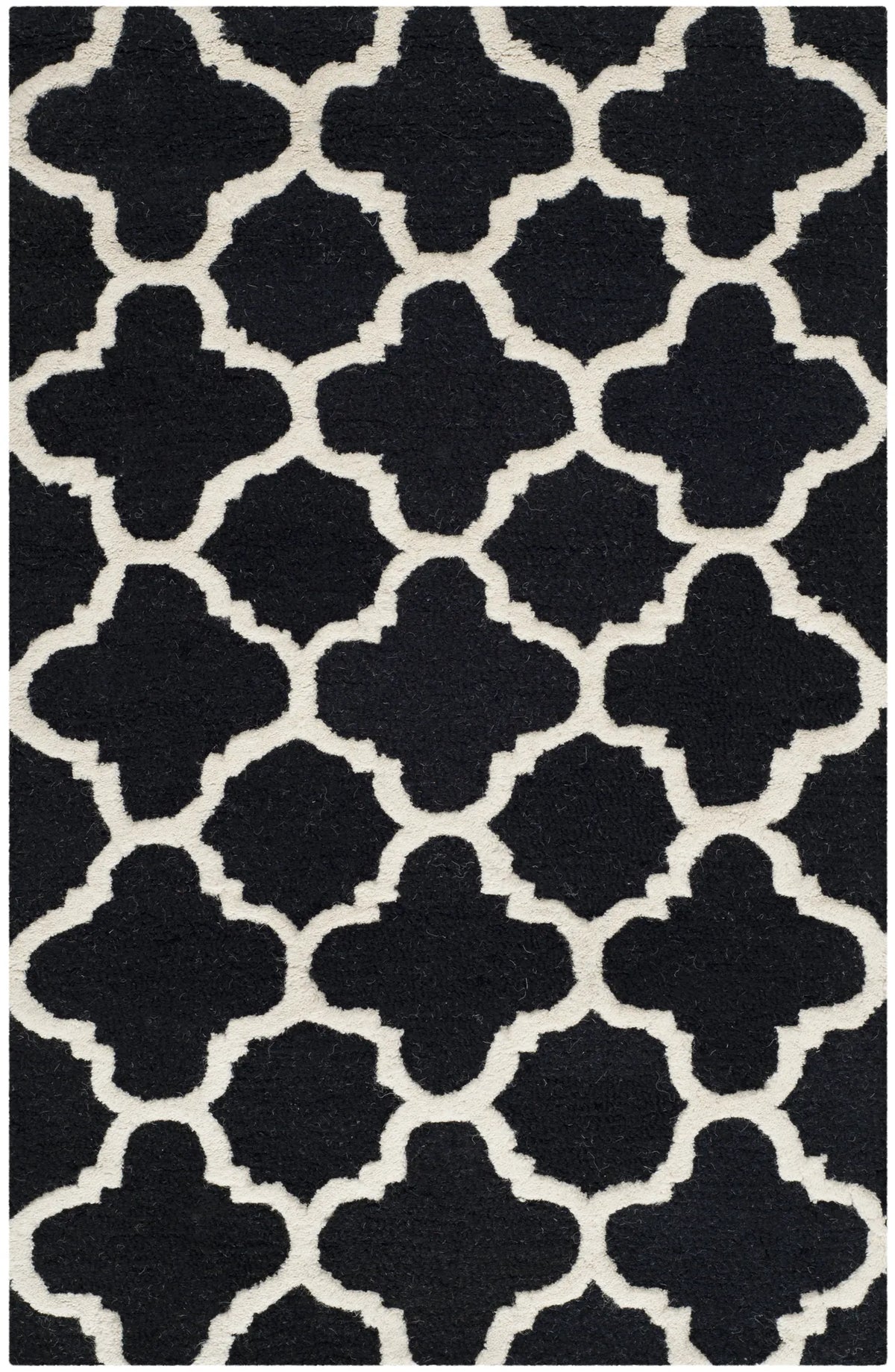 Safavieh Cambridge 2'-0" x 3'-0" Rug in Black / Ivory