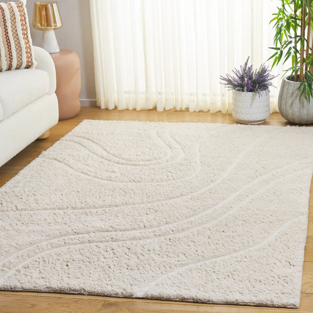 Safavieh Casablanca 4'-0" x 6'-0" Rug in Ivory