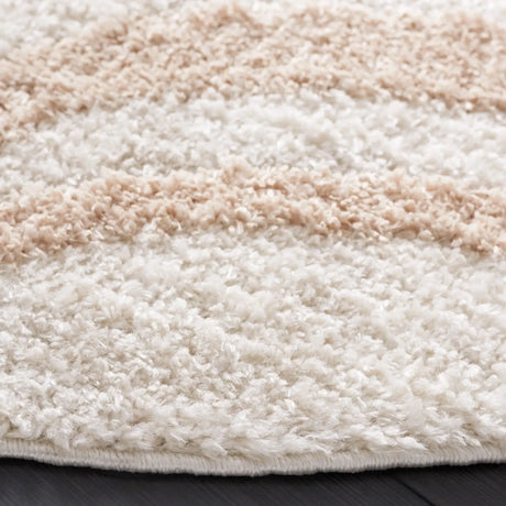 Safavieh Norway 6'-7" x 6'-7" Rug in Beige / Ivory