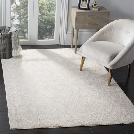 Safavieh Princeton 5'-3" x 7'-6" Rug in Silver / Beige