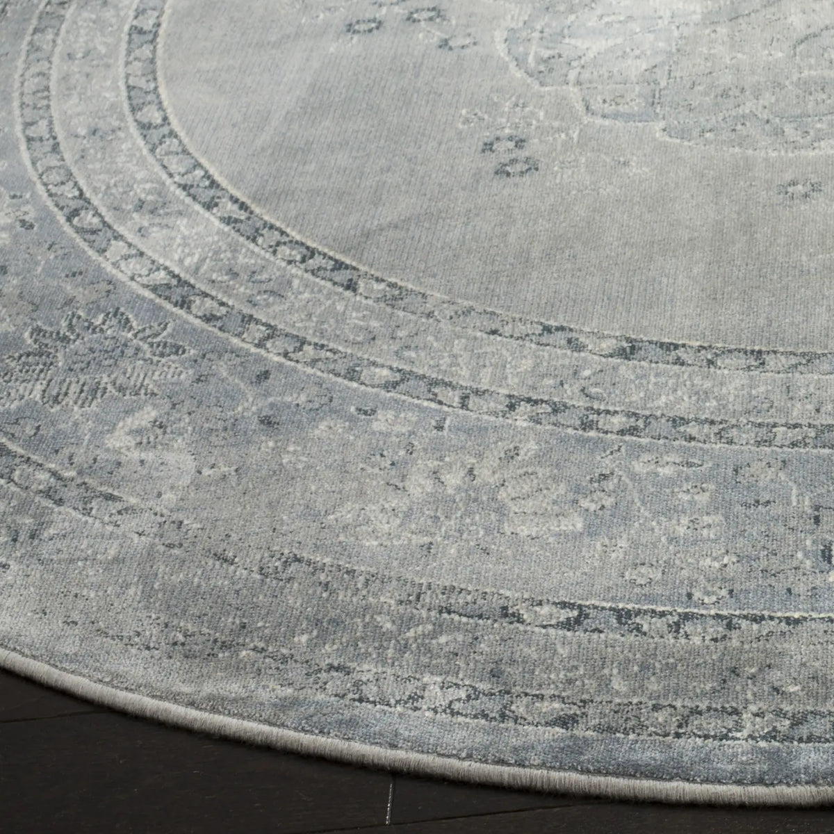 Safavieh Vintage 6'-0" x 6'-0" Rug in Light Blue / Light Grey