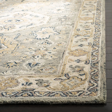 Safavieh Aspen 4'-0" x 6'-0" Rug in Moss / Ivory