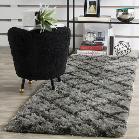 Safavieh Indie Shag 2'-3" x 7'-0" Rug in Grey / Dark Grey