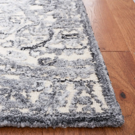 Safavieh Metro 4'-0" x 6'-0" Rug in Ivory / Grey