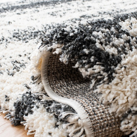 Safavieh Hudson Shag 4'-0" x 6'-0" Rug in Ivory / Dark Grey