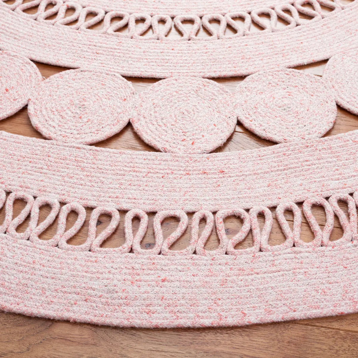 Safavieh Cape Cod 5'-0" x 5'-0" Rug in Pink