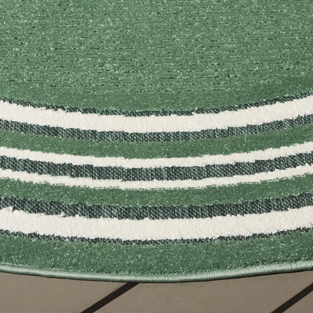 Safavieh Cabana 6'-7" x 6'-7" Rug in Green / Ivory