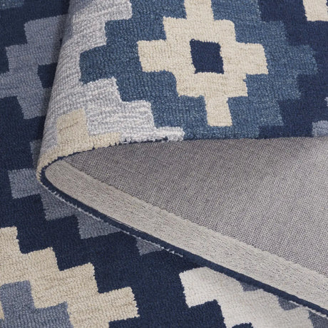 Safavieh Metro 4'-0" x 6'-0" Rug in Blue / Ivory