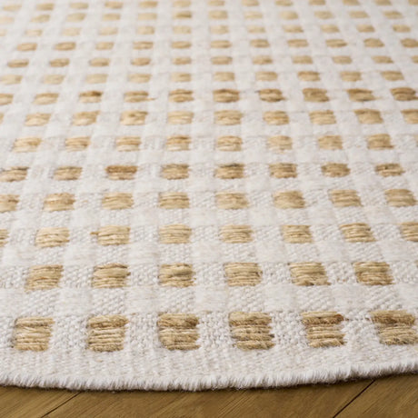 Safavieh Natura 725 6'-0" x 6'-0" Rug in Natural / Ivory