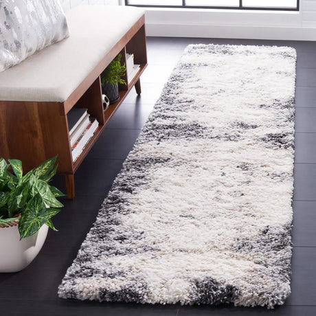 Safavieh Fontana Shag  800 2'-3" x 8'-0" Rug in Ivory / Grey