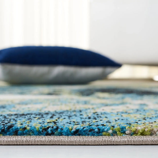 Safavieh Glacier 4'-0" x 6'-0" Rug in Navy / Green