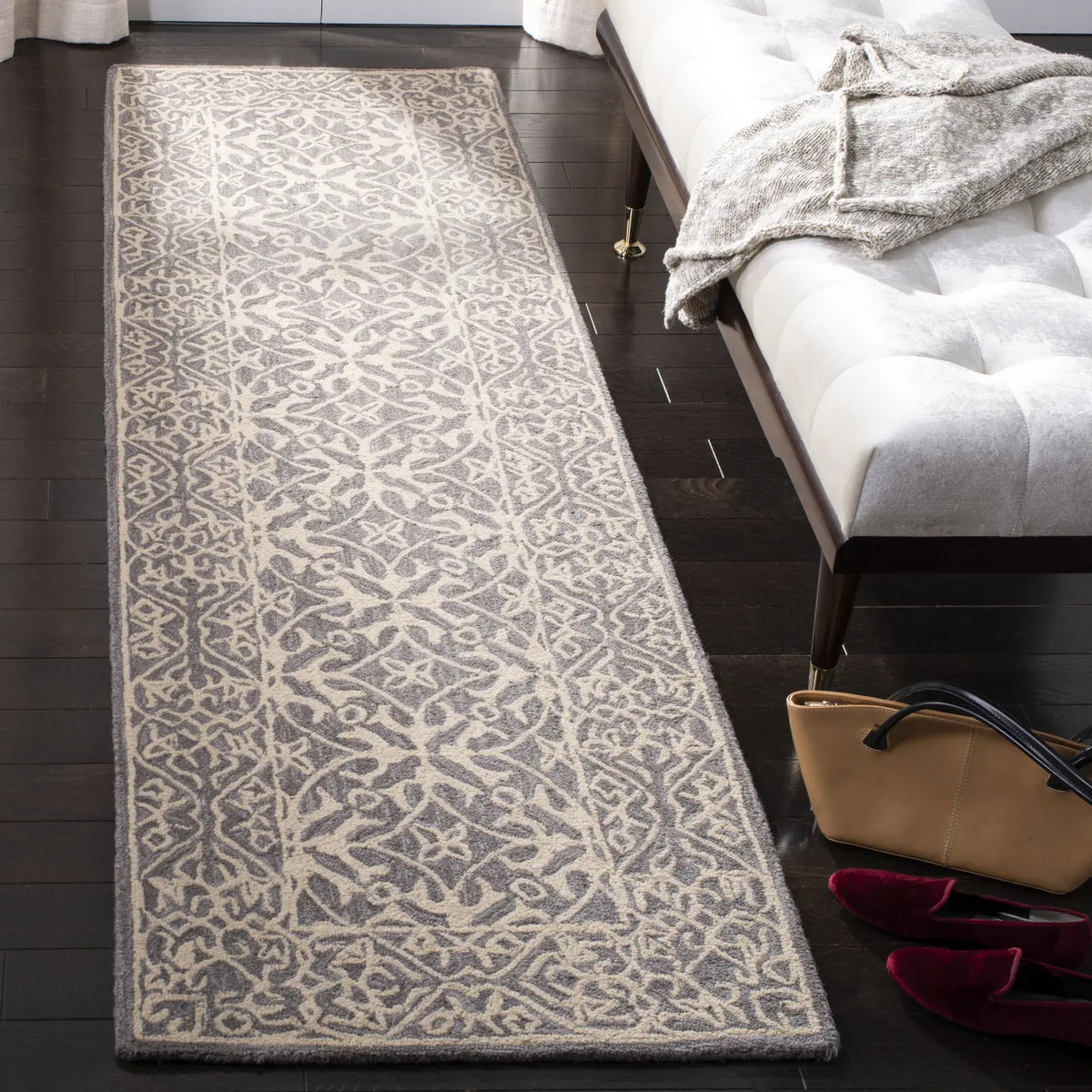 Safavieh Suzani 2'-3" x 8'-0" Rug in Grey / Beige